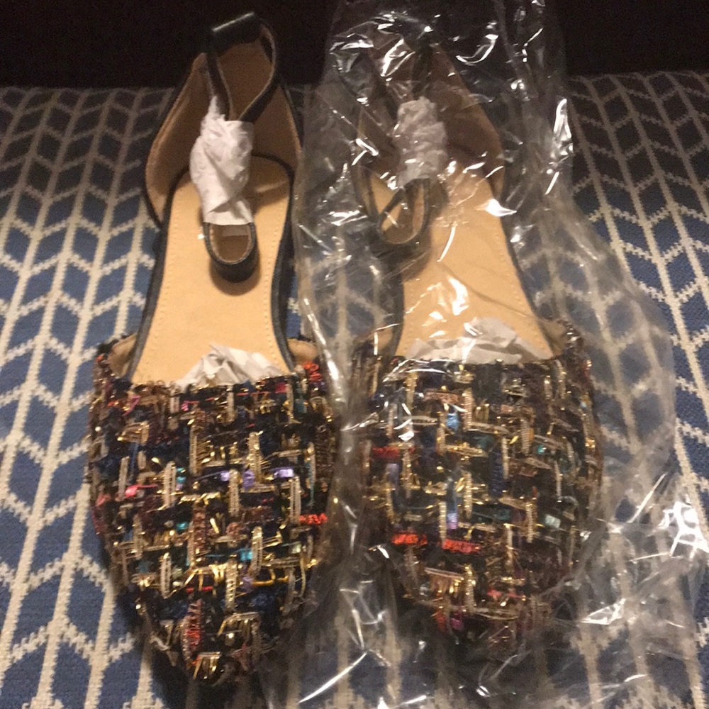 Never worn pointed toe dress flats!